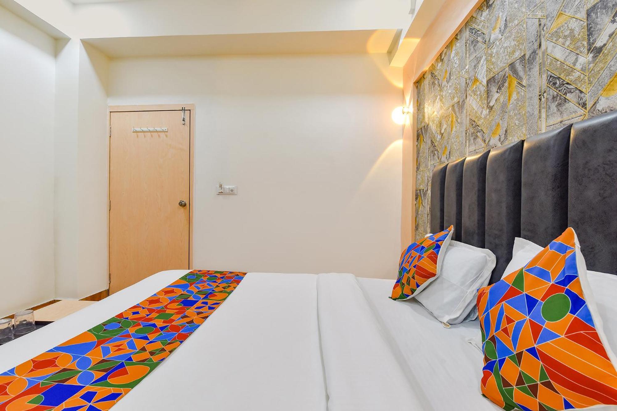 Fabhotel Symphony Grand Ahmedabad Exterior foto